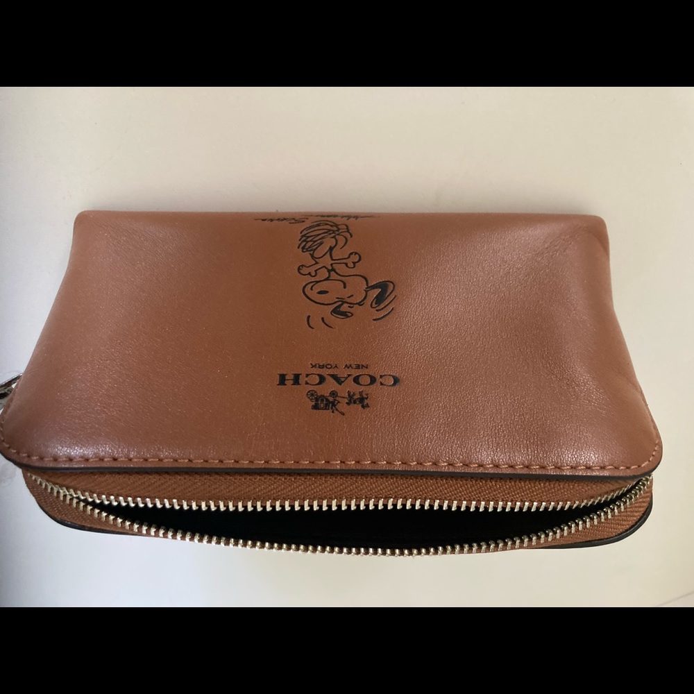 Coach snoopy cosmetic leather case